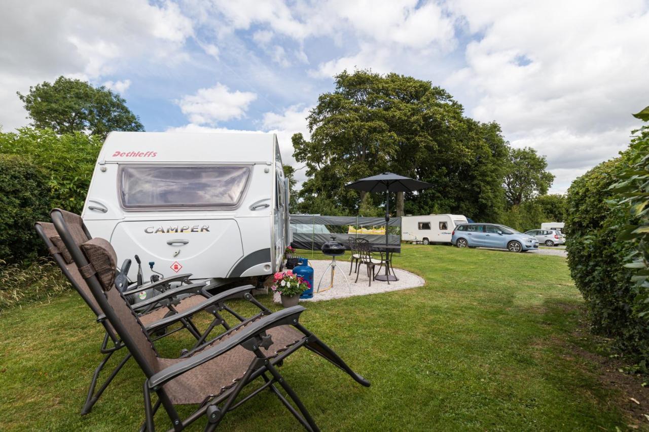 Cosy Caravan On Luxury Campsite Hulme End Kültér fotó