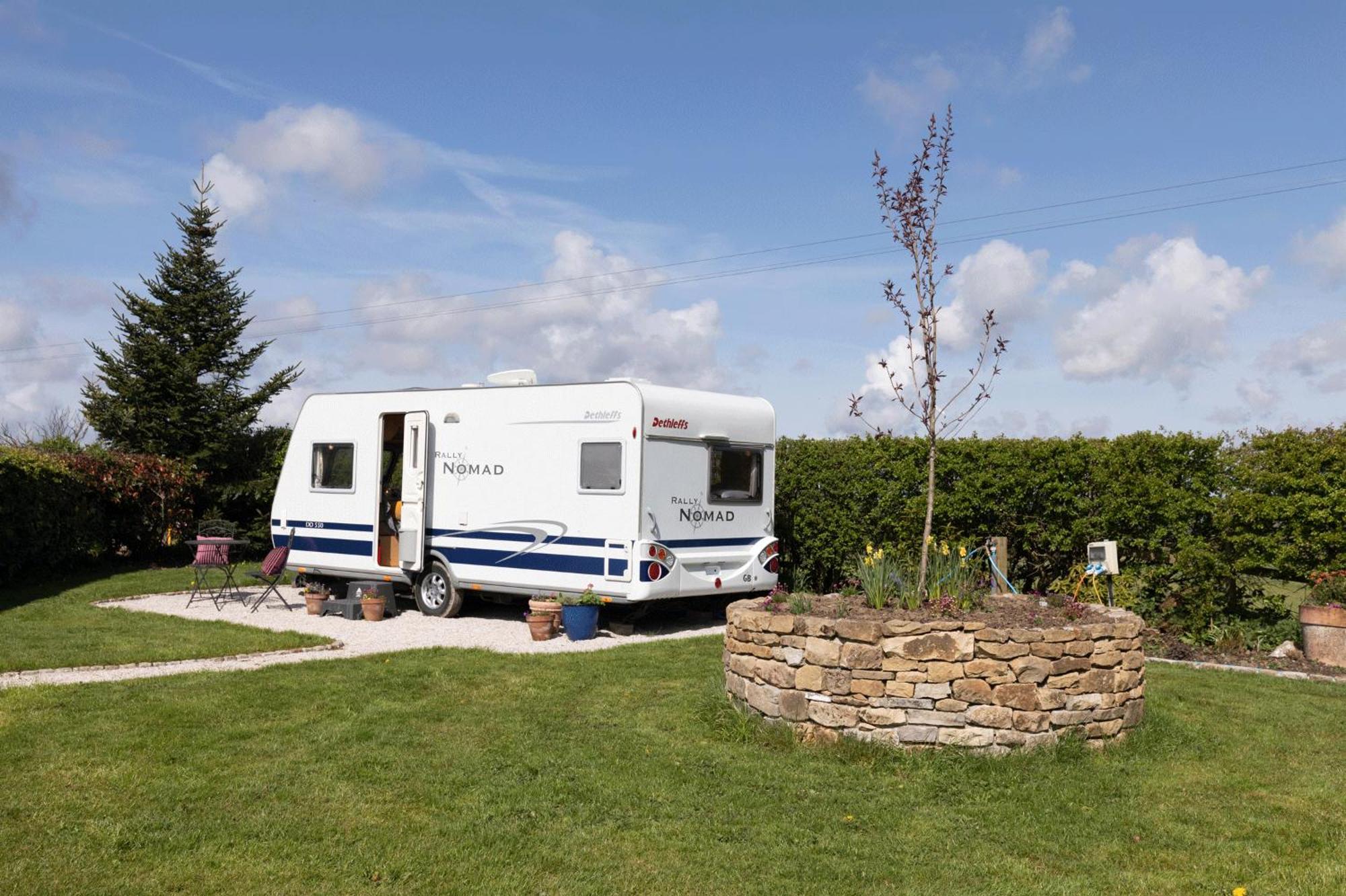 Cosy Caravan On Luxury Campsite Hulme End Kültér fotó